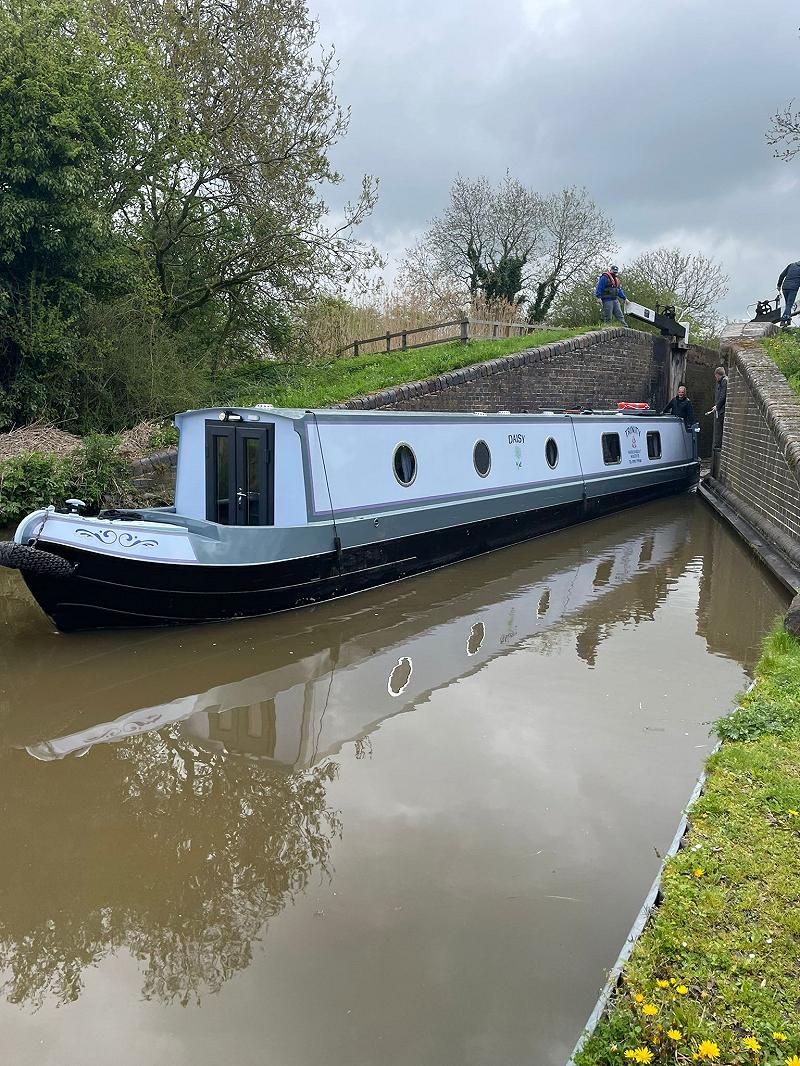 Tulip boat image