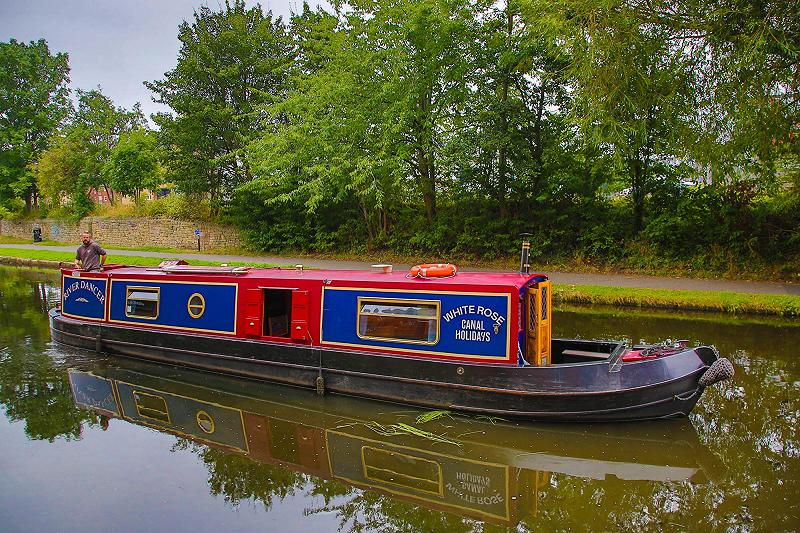 River Dancer boat image