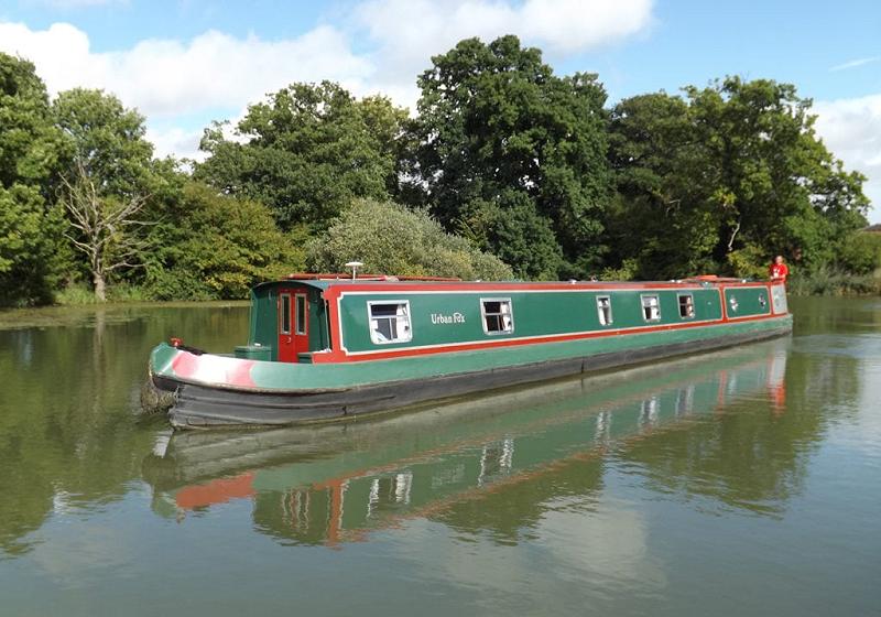 Urban Fox boat image