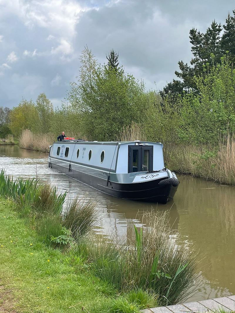 Tulip boat image