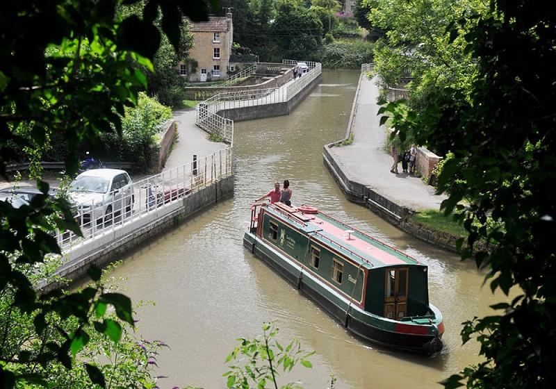 Foxcub boat image