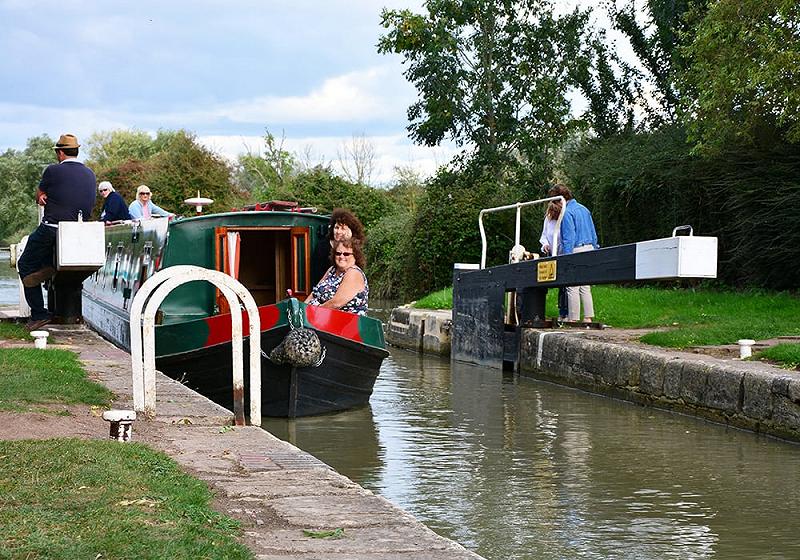 Wily Fox boat image