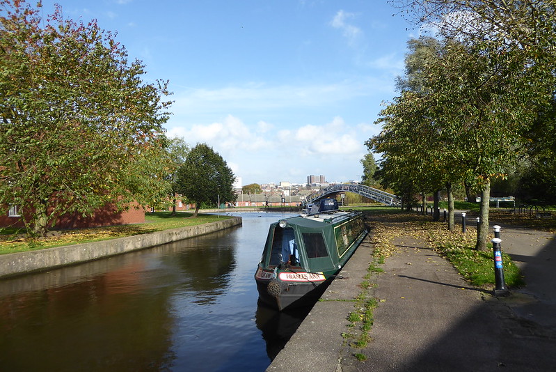 narrowboat at Etruria on the Caldon Canal