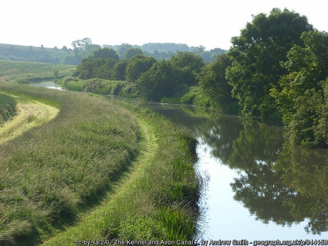 Lock free stretch of canal Woodborough